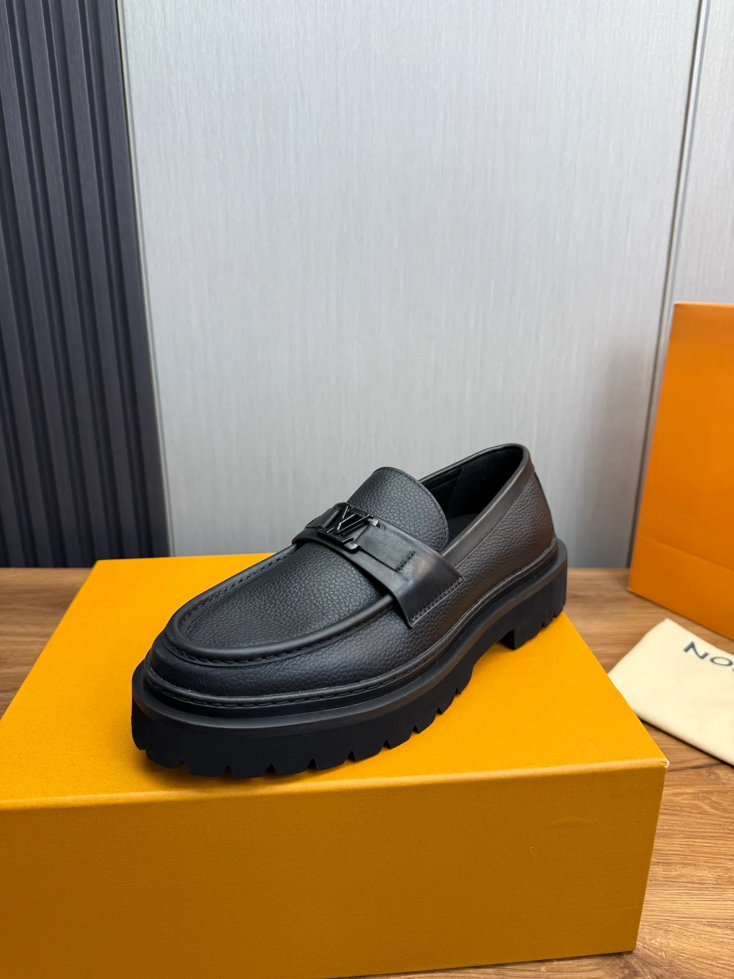 Men's shoes 💰640💰 LV. - Men's business casual leather shoes, top quality cow products. 1:1 shipment ⬆️Luxury and noble 👞All imported original brand leather materials, just to create a more comfortable wearing experience, upper: original cowhide ➕Imported full cow lining, original outsole ✔️36-45 (38.45 non-refundable)